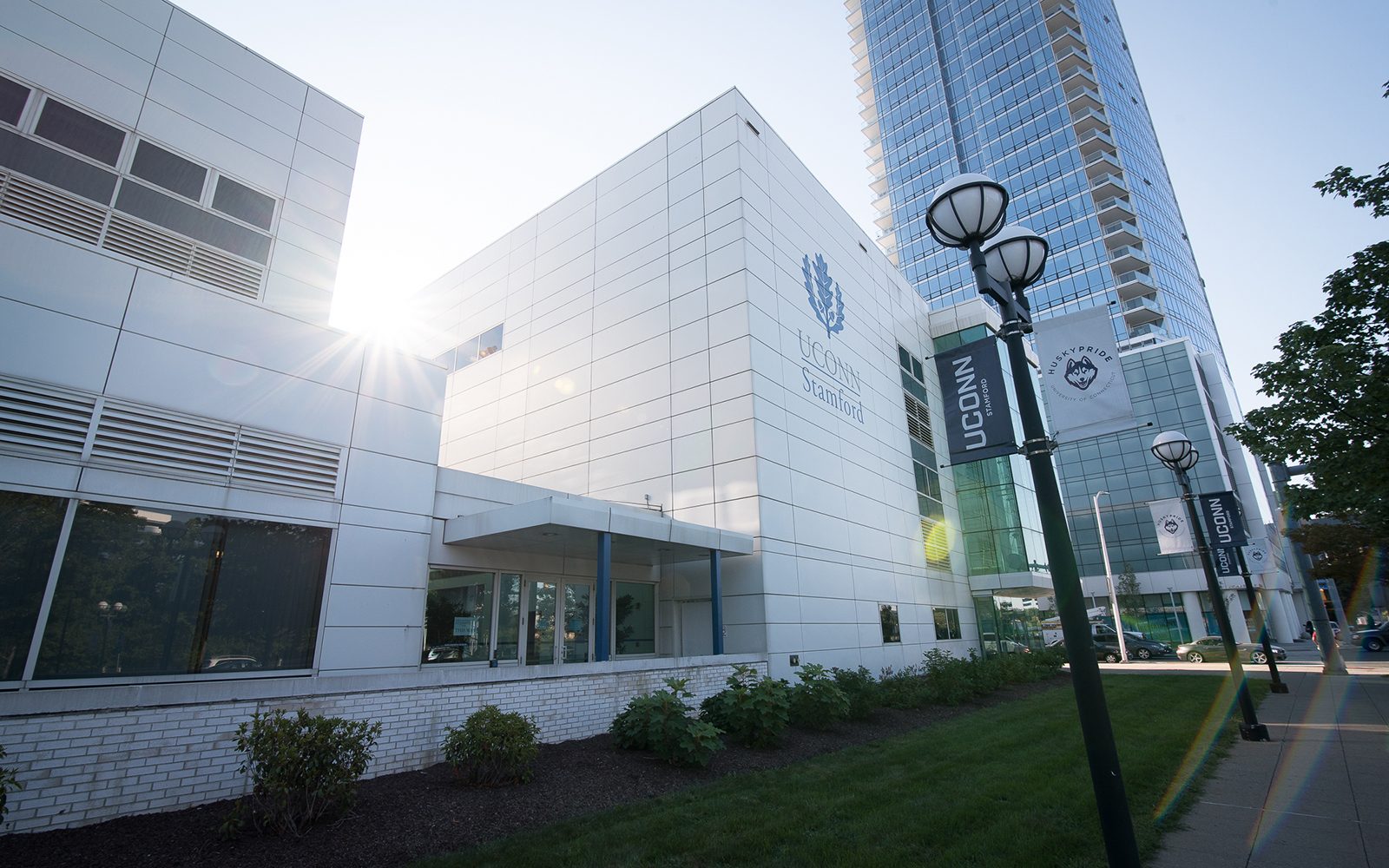 UConn Stamford Exterior (Nathan Oldham/UConn School of Business)