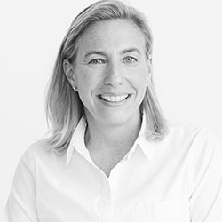 Joanne Crevoiserat '85 (Abercrombie & Fitch Co.)