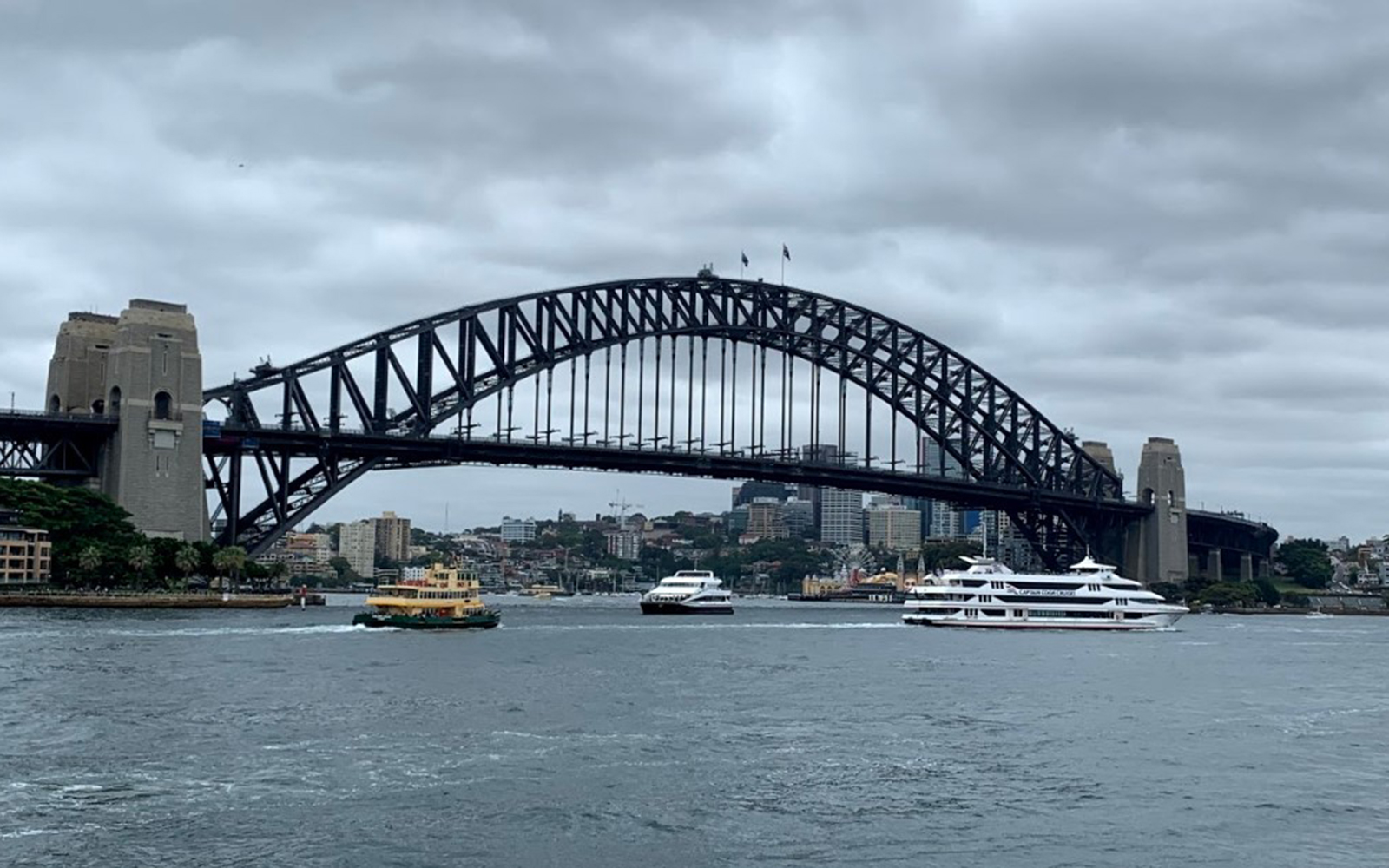 Sydney Harbor Bridge (Victoria Myers/UConn School of Business)
