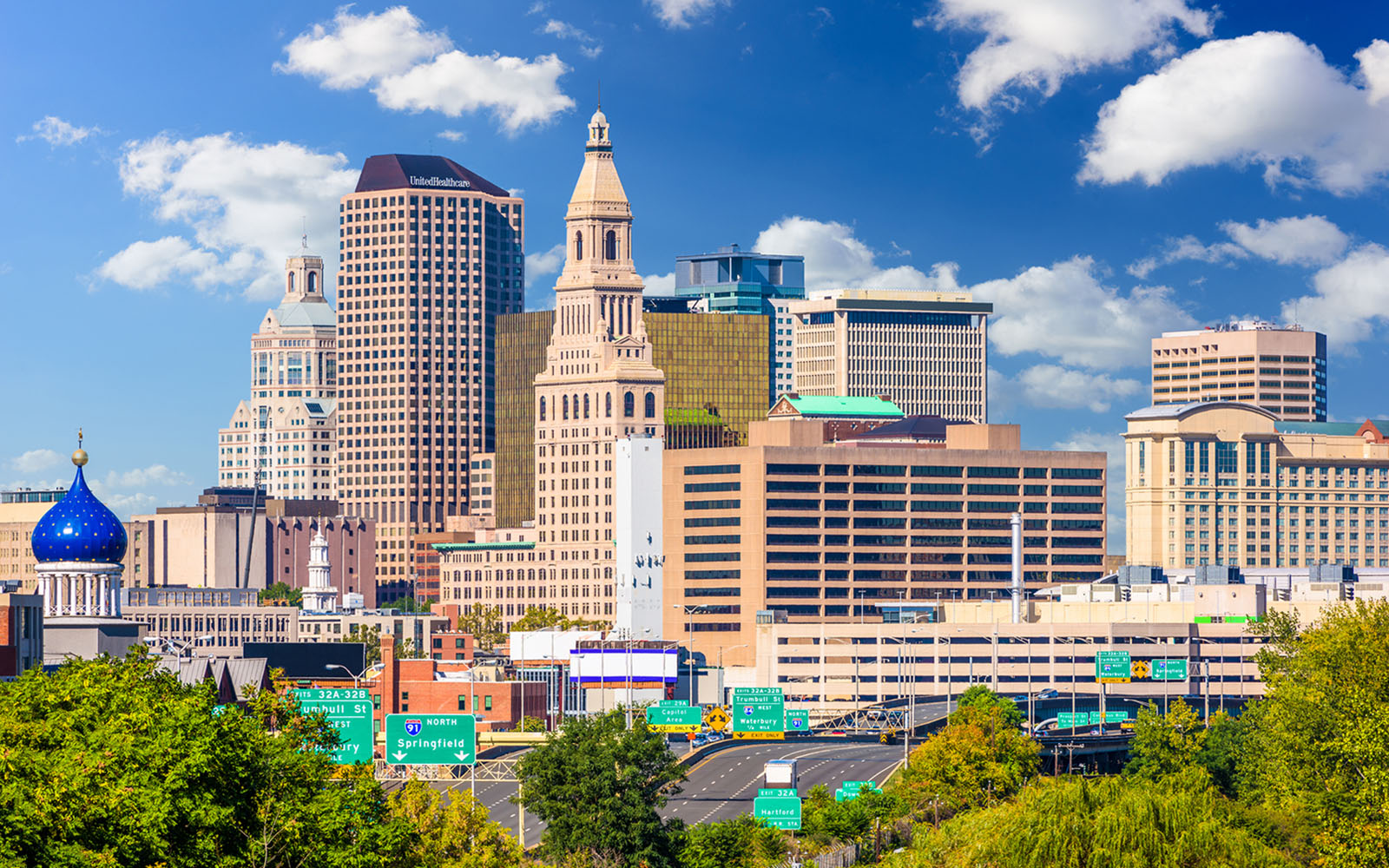 Hartford, Connecticut, USA downtown city skyline.